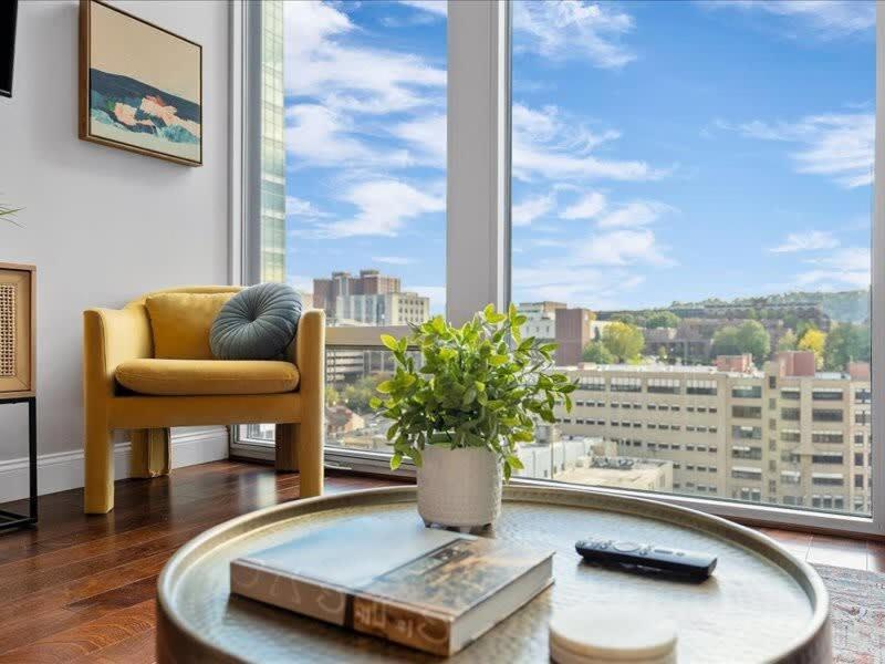 Cozysuites 1Br, Ppg Paints Arena, Pitts Pittsburgh Bagian luar foto