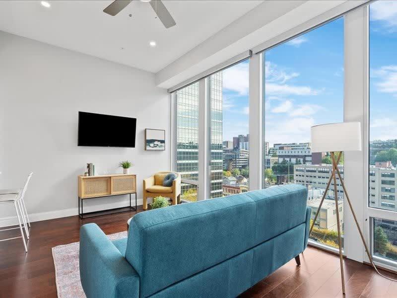 Cozysuites 1Br, Ppg Paints Arena, Pitts Pittsburgh Bagian luar foto